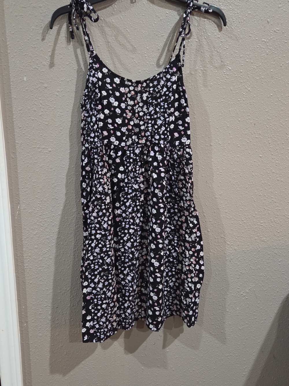 SO Black Floral Tie-Shoulder Sundress
